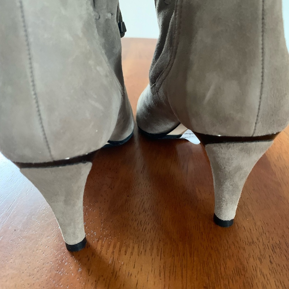Prevata Suede Taupe Ankle Booties Sz 10 B - Picture 2 of 7